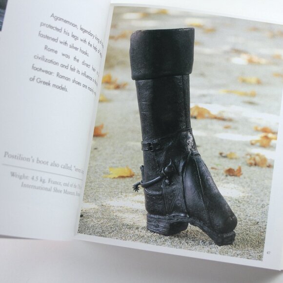 Shoes, Small Coffee table book with great photos - Picture 5 of 11